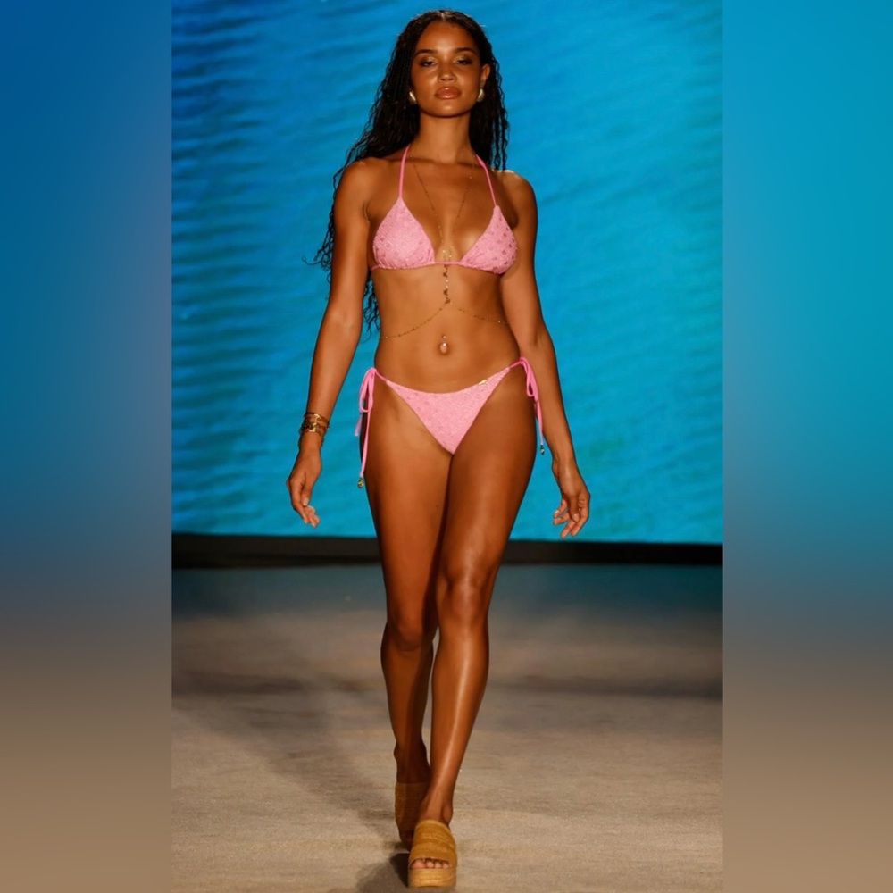 Luli Fama Brilla Pink Bikini Set. Small top. XS botttom.